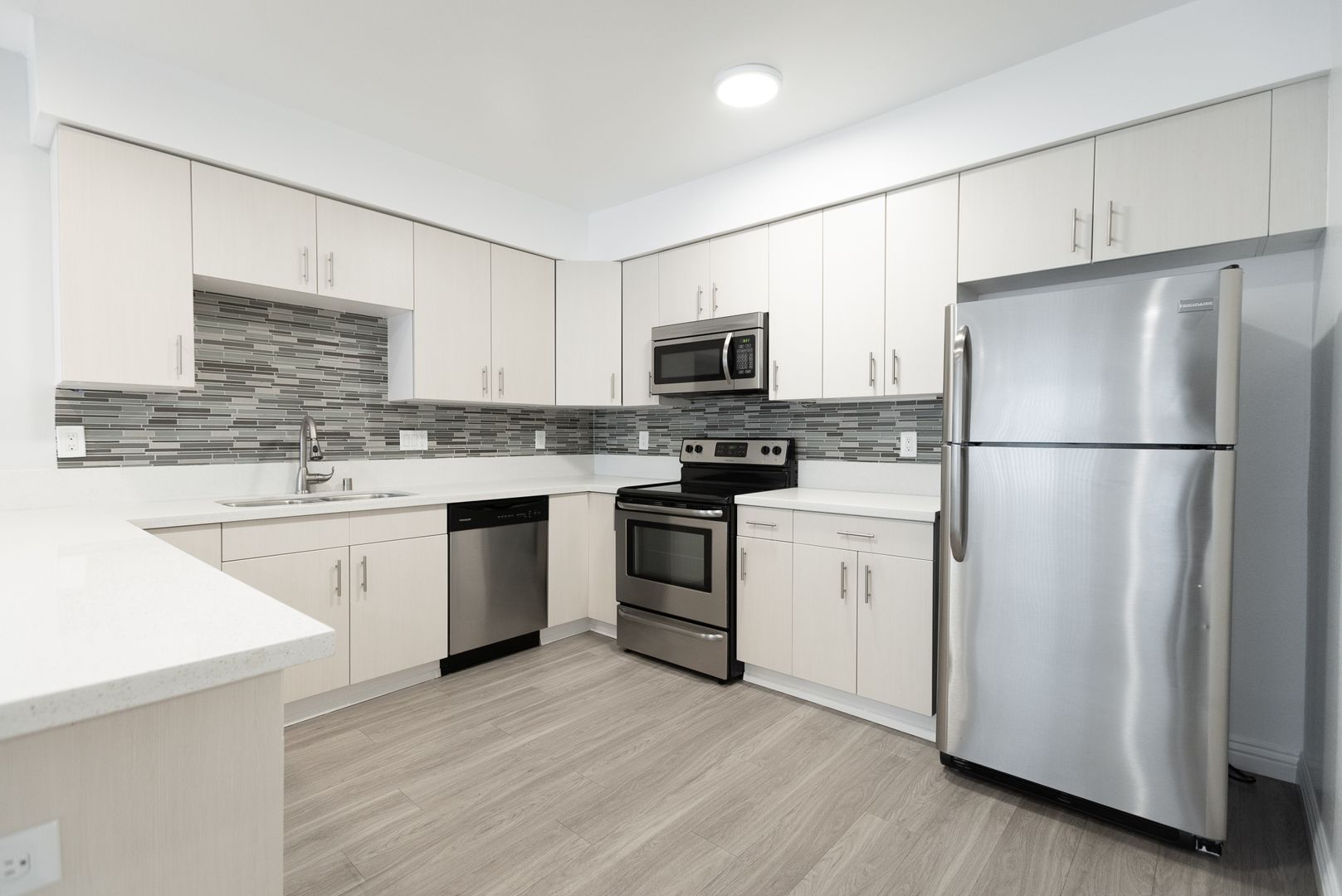 Los Angeles Apartment: 1865 N. Fuller Ave