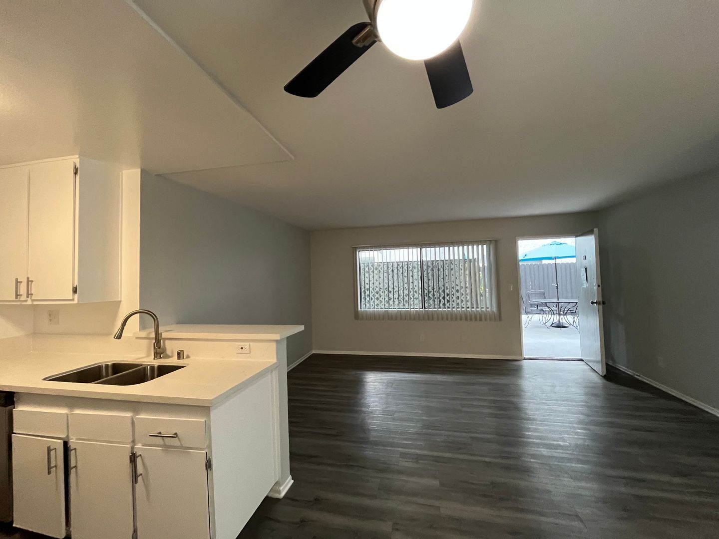 Los Angeles Apartment: 951 S. Oxford Ave