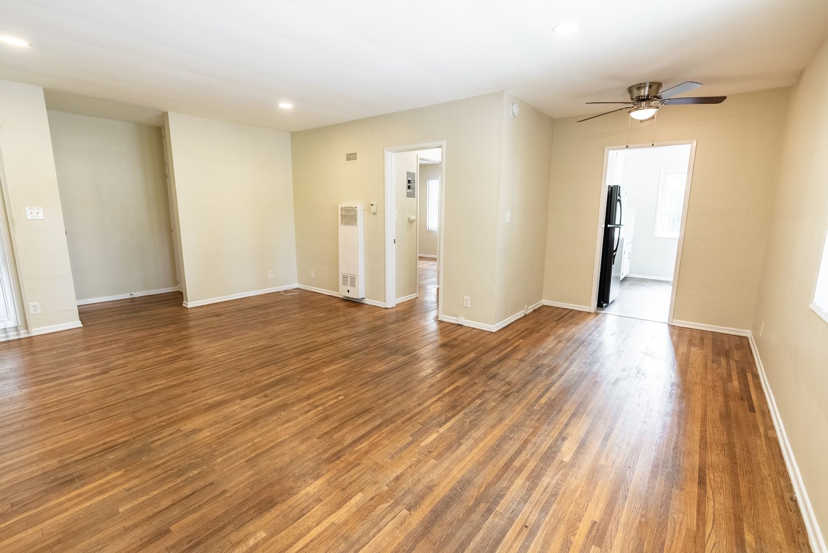 Los Angeles Apartment: 652 Veteran Ave