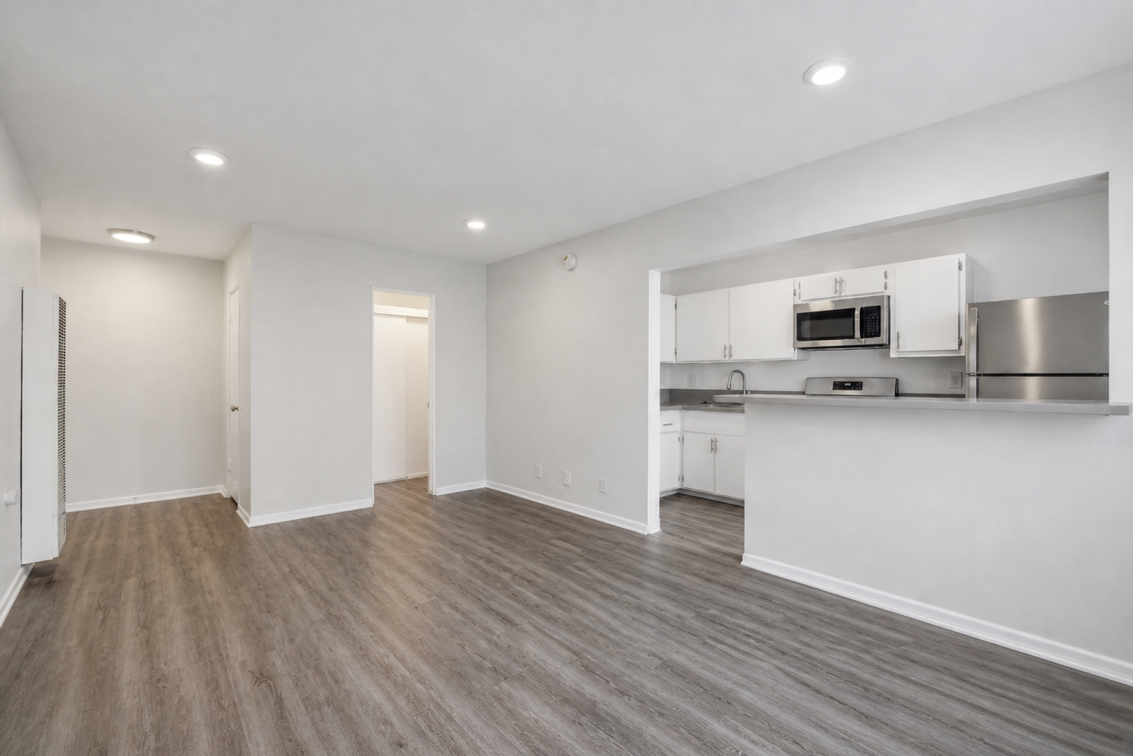 West Hollywood Apartment: 1253 Havenhurst Drive