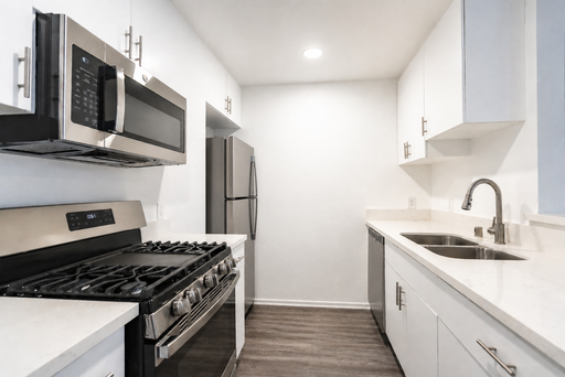 314 Manhattan - Gorgeous, fully renovated building located in Koreatown – photo 1