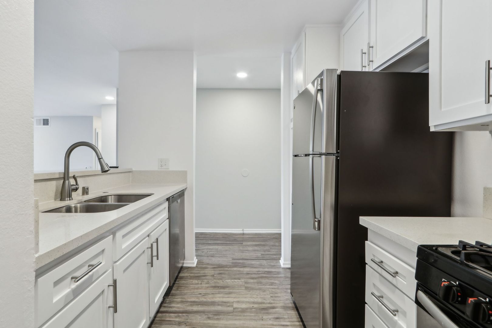 Sherman Oaks Apartment: 5235 Kester Ave.