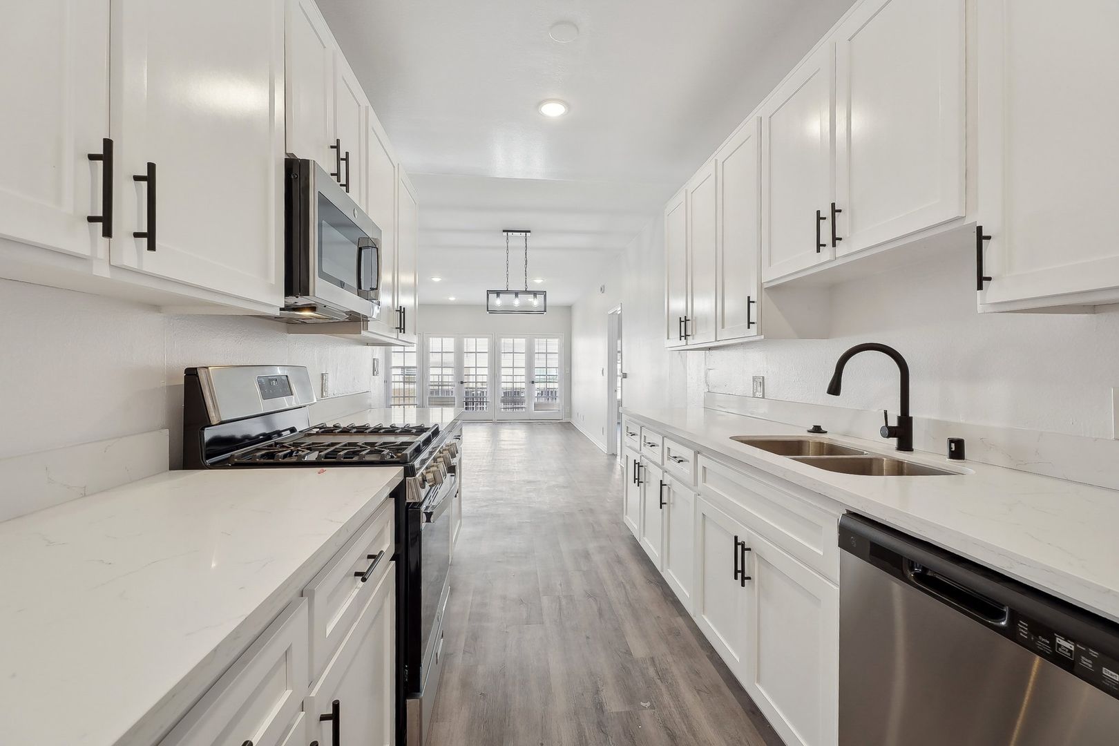 Los Angeles Apartment: 1620 S. Bentley Avenue