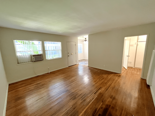 UCLA STUDENT DISCOUNT: $800 OFF AT MOVE-IN! 652 Veteran - Gorgeous building in Westwood – photo 1