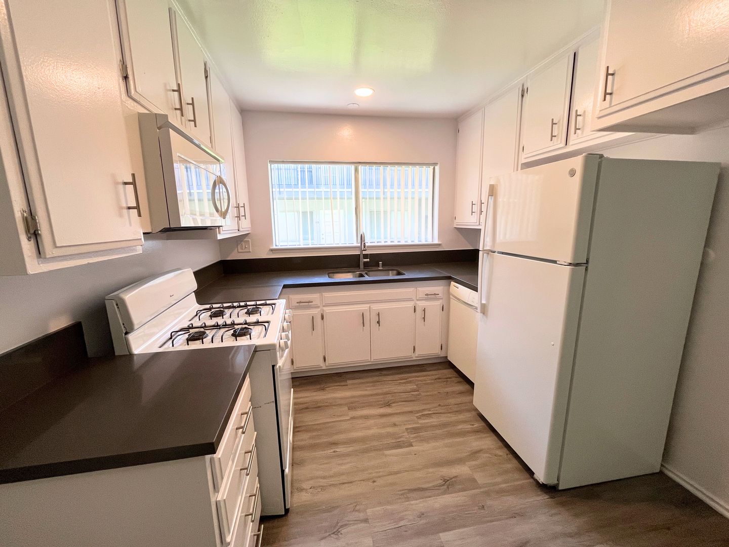 Northridge Apartment: 18400 Prairie Street