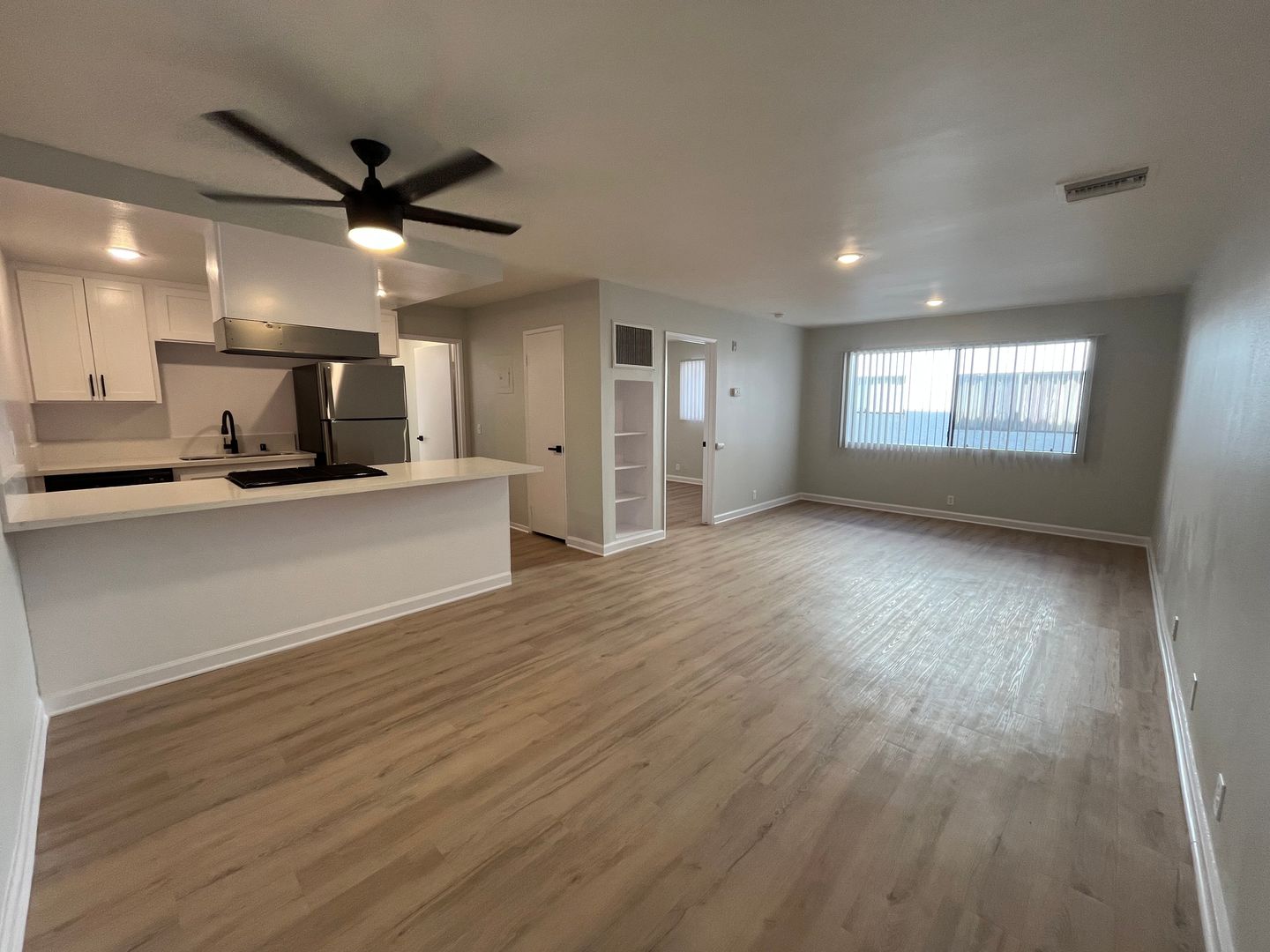 Glendale Apartment: 420 W Windsor Road