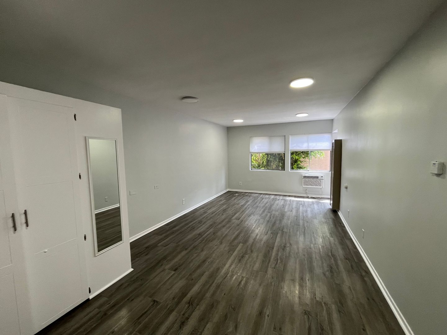 West Hollywood Apartment: 1253 Havenhurst Drive