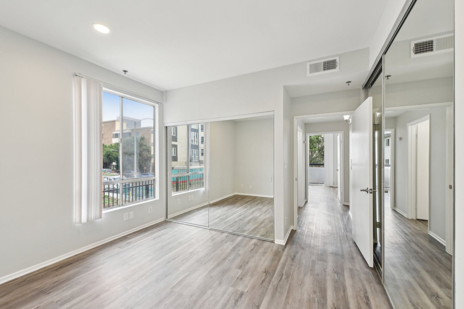 Los Angeles Apartment: 845 S. Kingsley Dr.