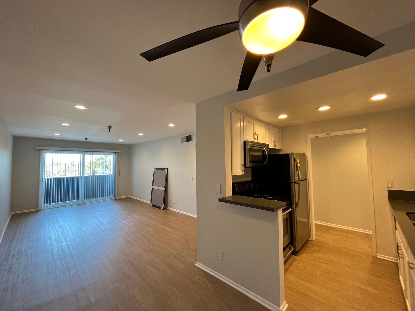 Los Angeles Apartment: 110 S. Sweetzer Ave