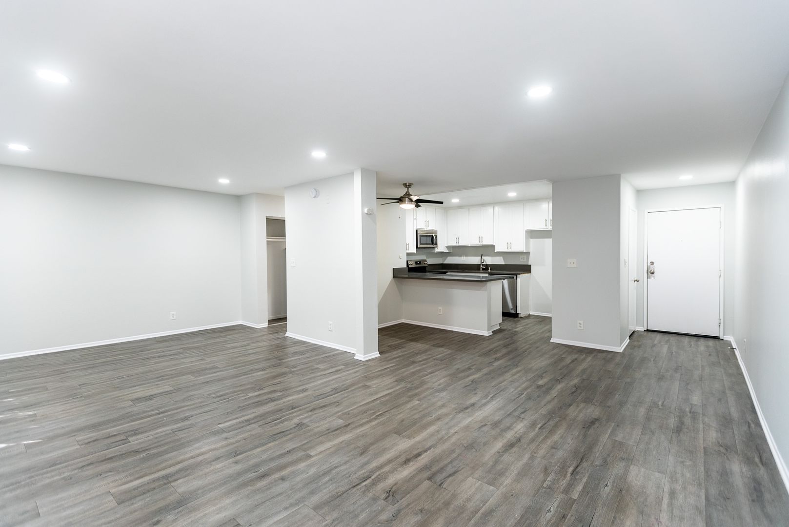 Los Angeles Apartment: 2039 N Las Palmas Ave.