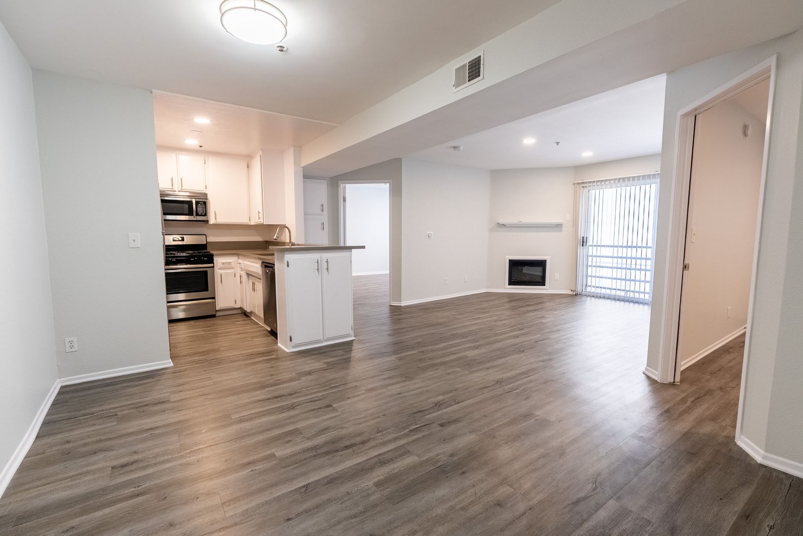 Sherman Oaks Apartment: 4378 Sepulveda Blvd