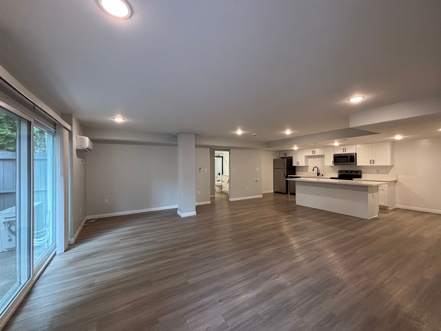 Los Angeles Apartment: 1635 North Martel Avenue