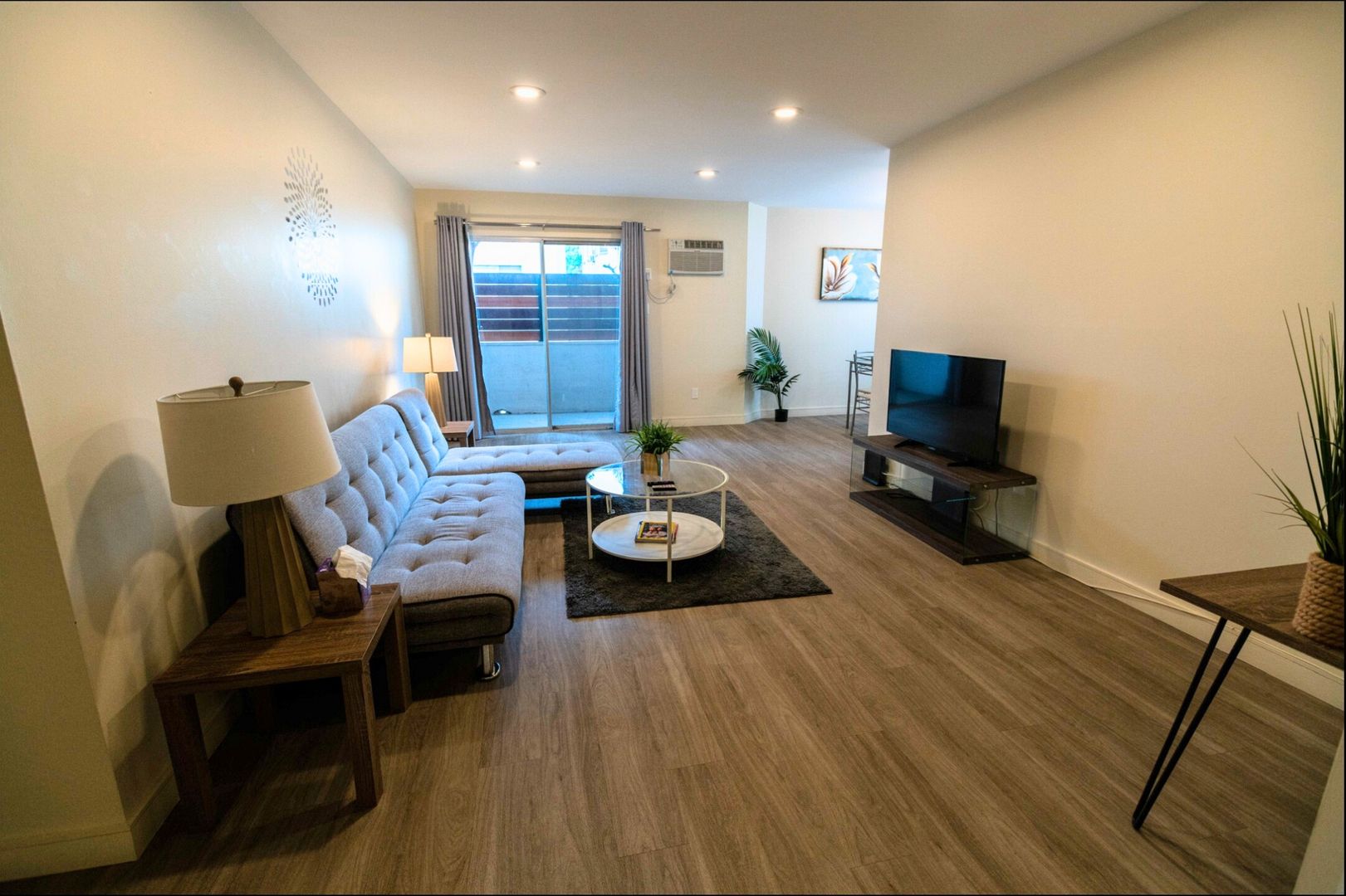 Los Angeles Apartment: 311 S. Doheny Drive