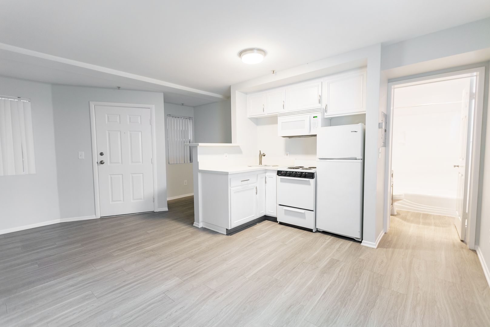 Santa Monica Apartment: 1015 2nd Street