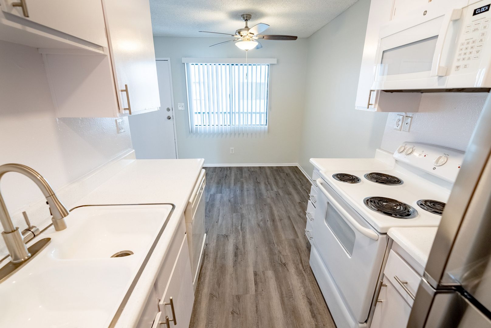 Los Angeles Apartment: 951 S. Oxford Ave