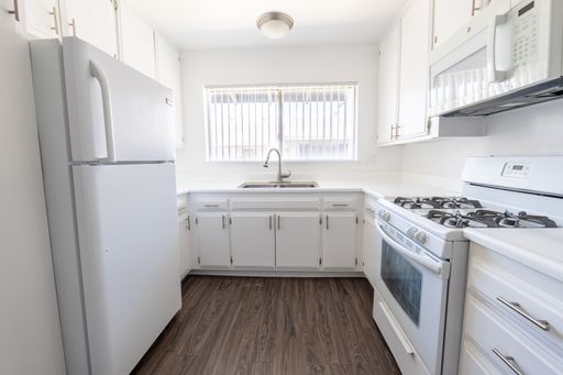18400 Prairie - Gorgeous, fully renovated building located in Northridge