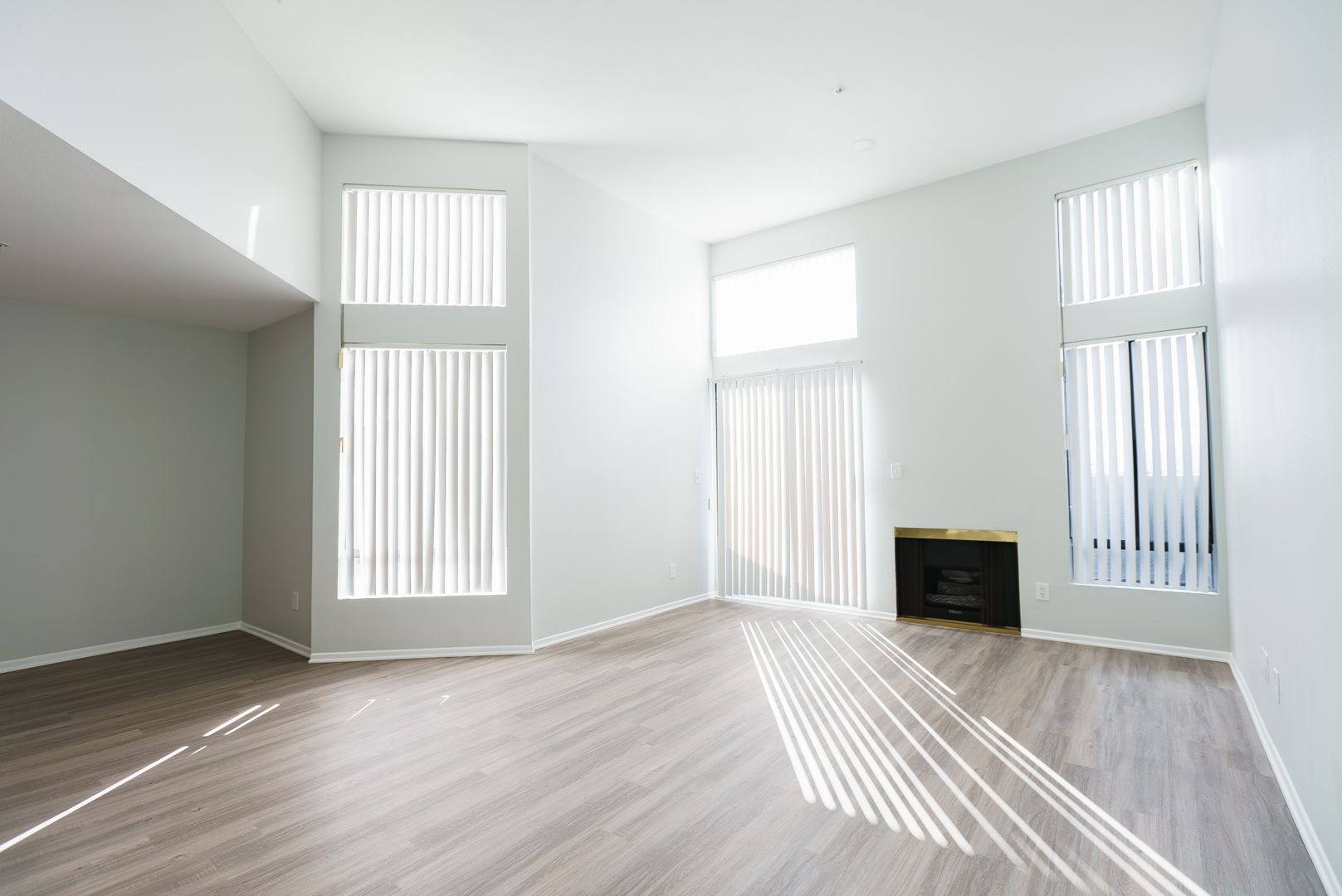 Los Angeles Apartment: 315 South Virgil Avenue
