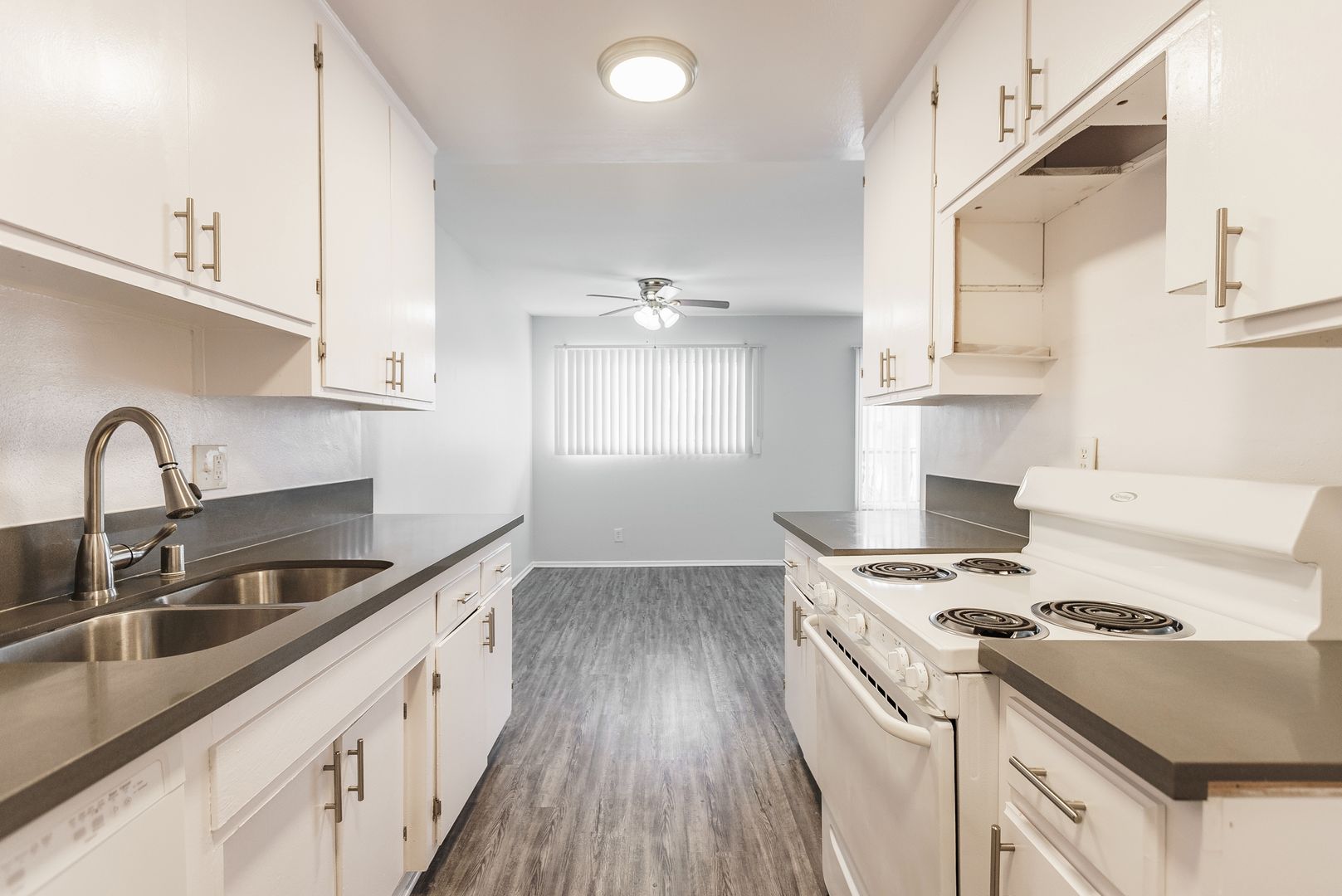Northridge Apartment: 18411 Vincennes St