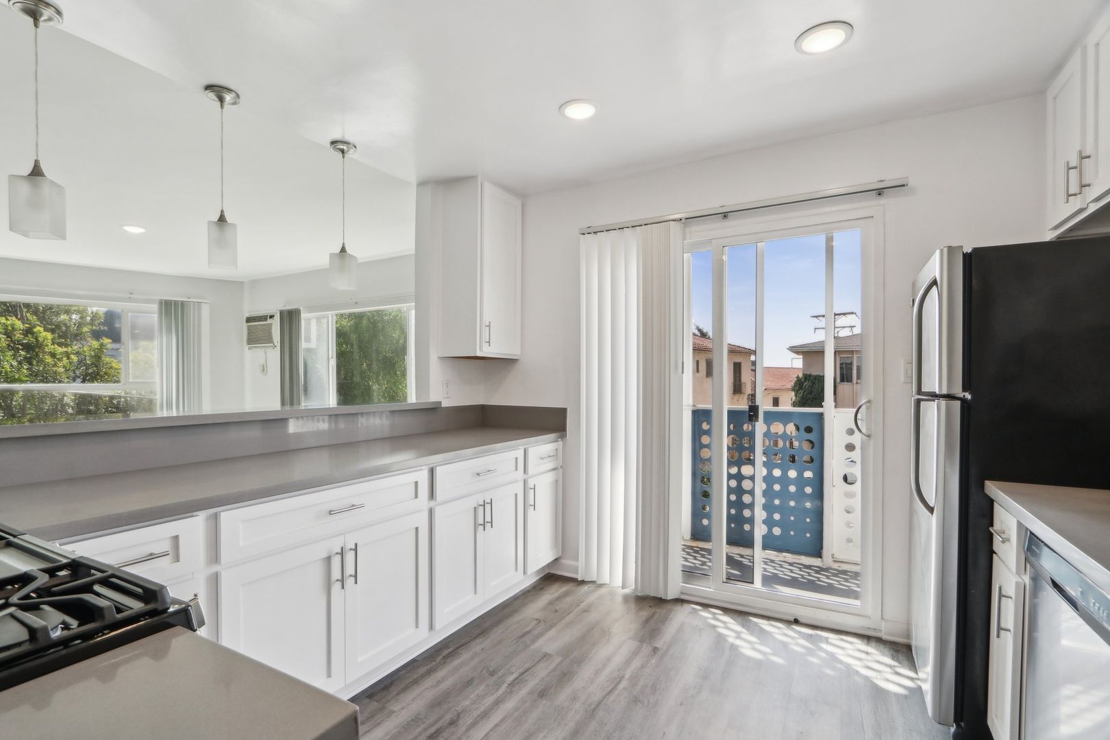 West Hollywood Apartment: 8375 Fountain Ave