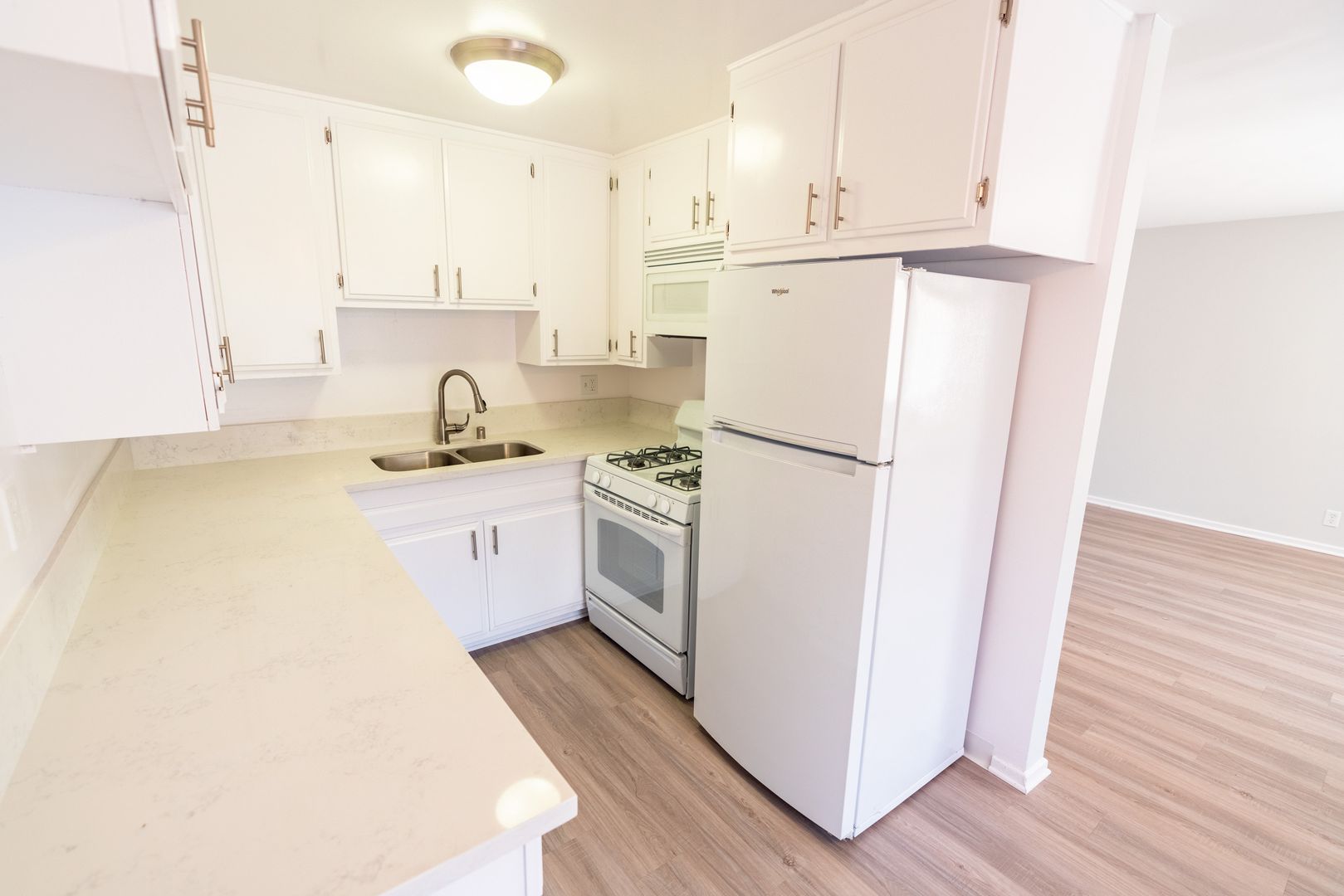 Northridge Apartment: 18407 Dearborn Street