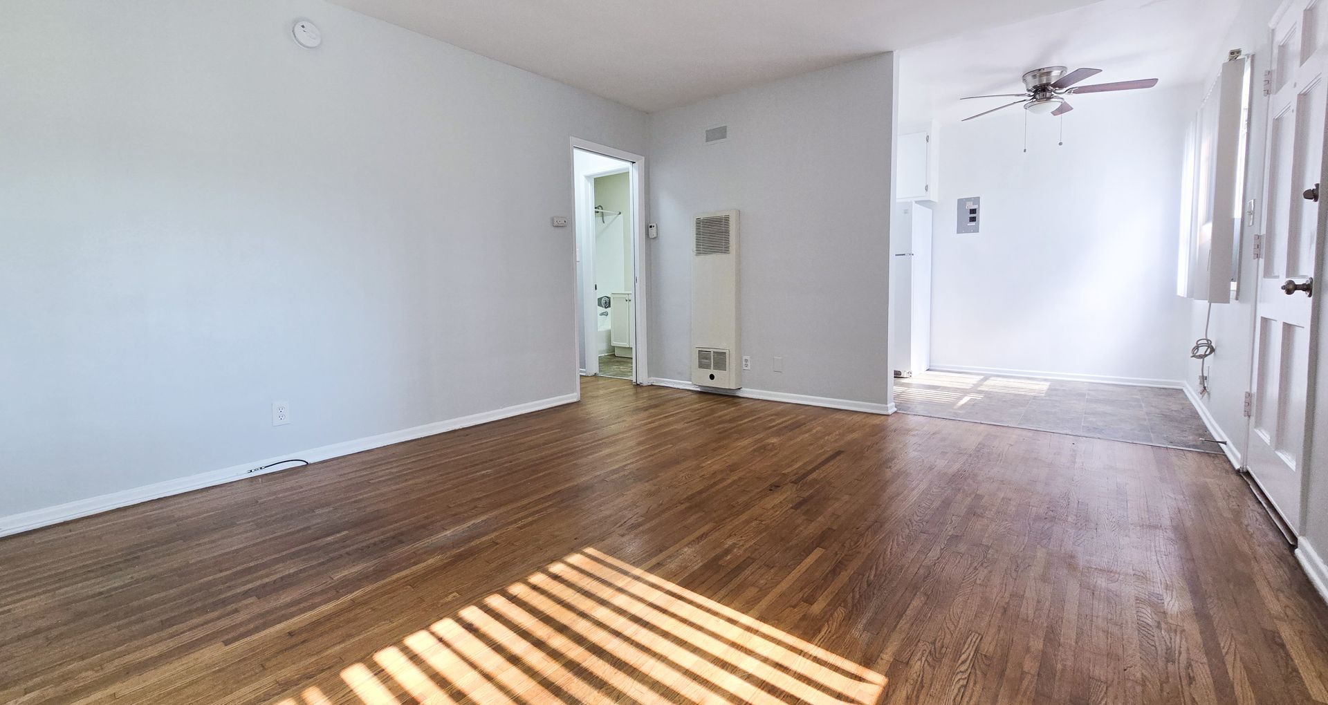 Los Angeles Apartment: 652 Veteran Ave