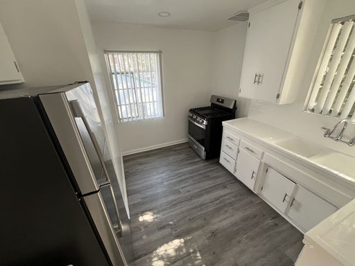 UCLA STUDENT DISCOUNT: $800 OFF AT MOVE-IN!! - 605 Kelton – photo 1