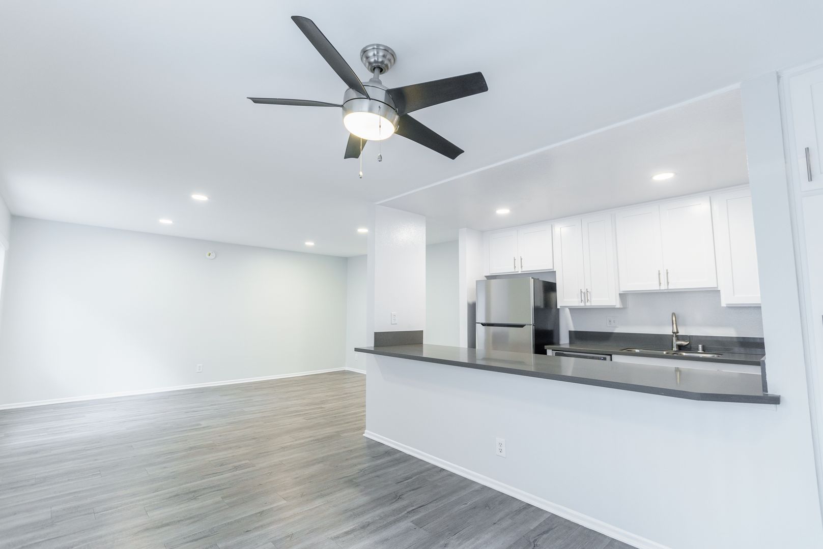 Los Angeles Apartment: 2039 N Las Palmas Ave.