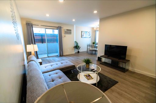 311 Doheny - Gorgeous, fully renovated building located in Beverly Hills – photo 1