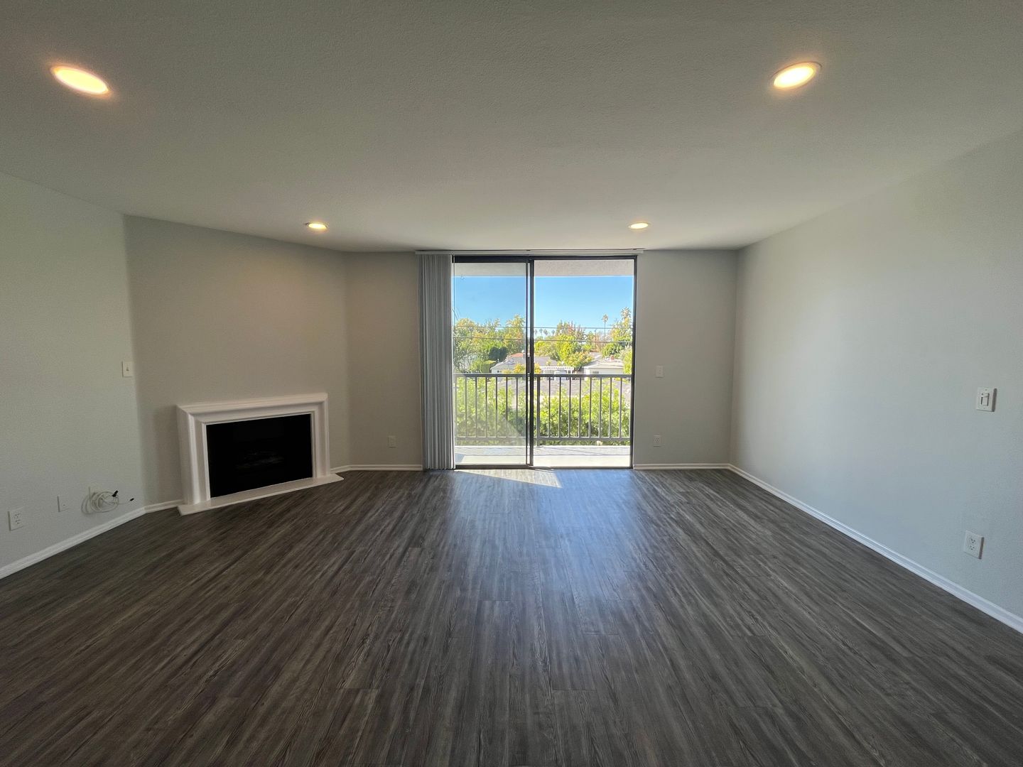 Sherman Oaks Apartment: 5235 Kester Ave.