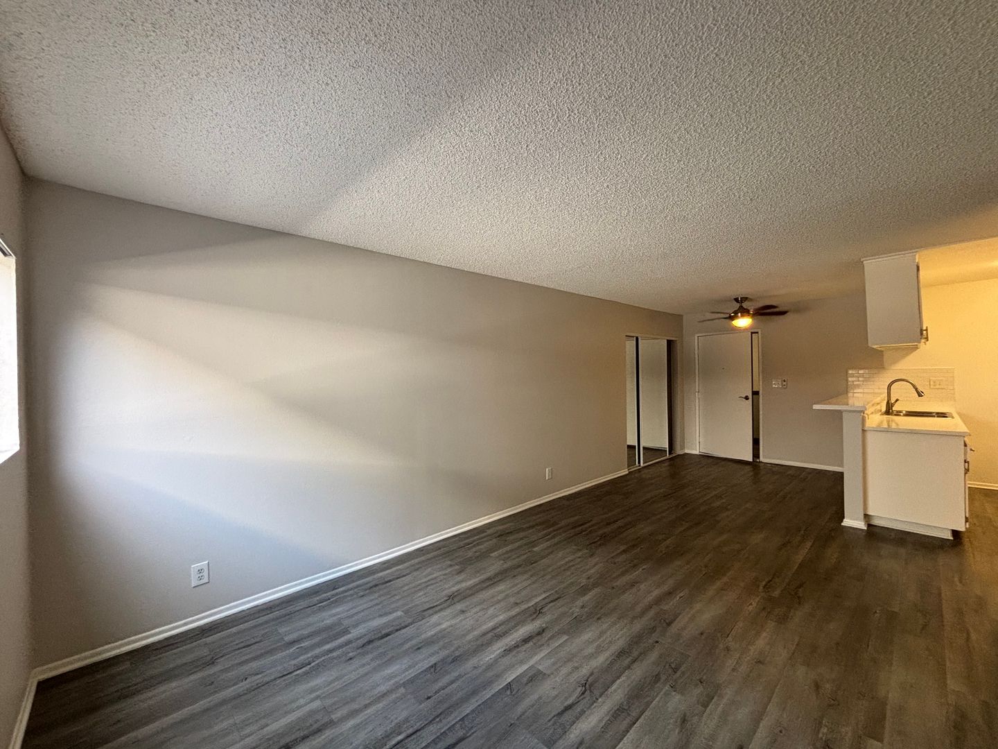 Los Angeles Apartment: 951 S. Oxford Ave