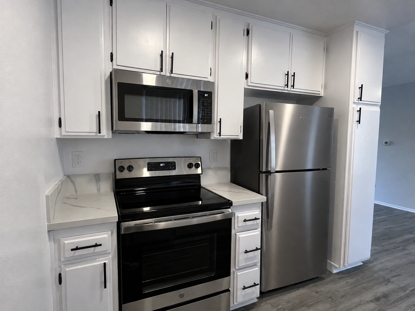 Van Nuys Apartment: 6651 Haskell Ave