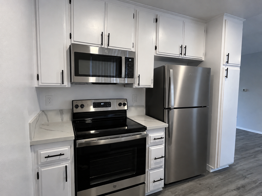 6651 Haskell - Gorgeous, fully renovated building located in Van Nuys – photo 1