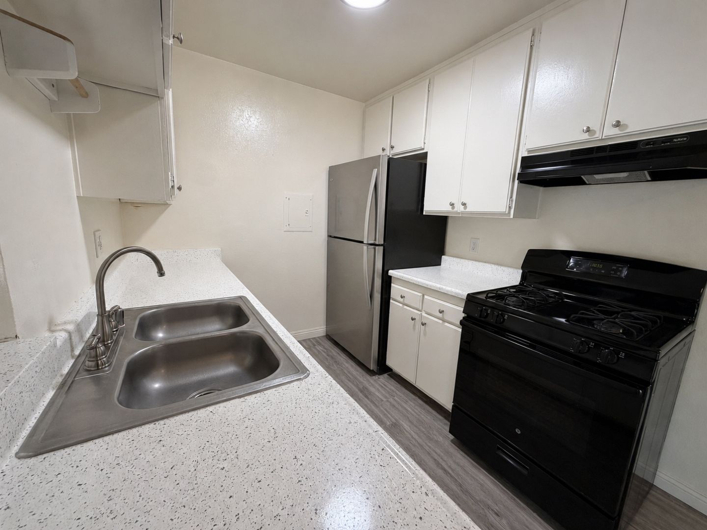Agoura Hills Apartment: 5245 Chesebro Road