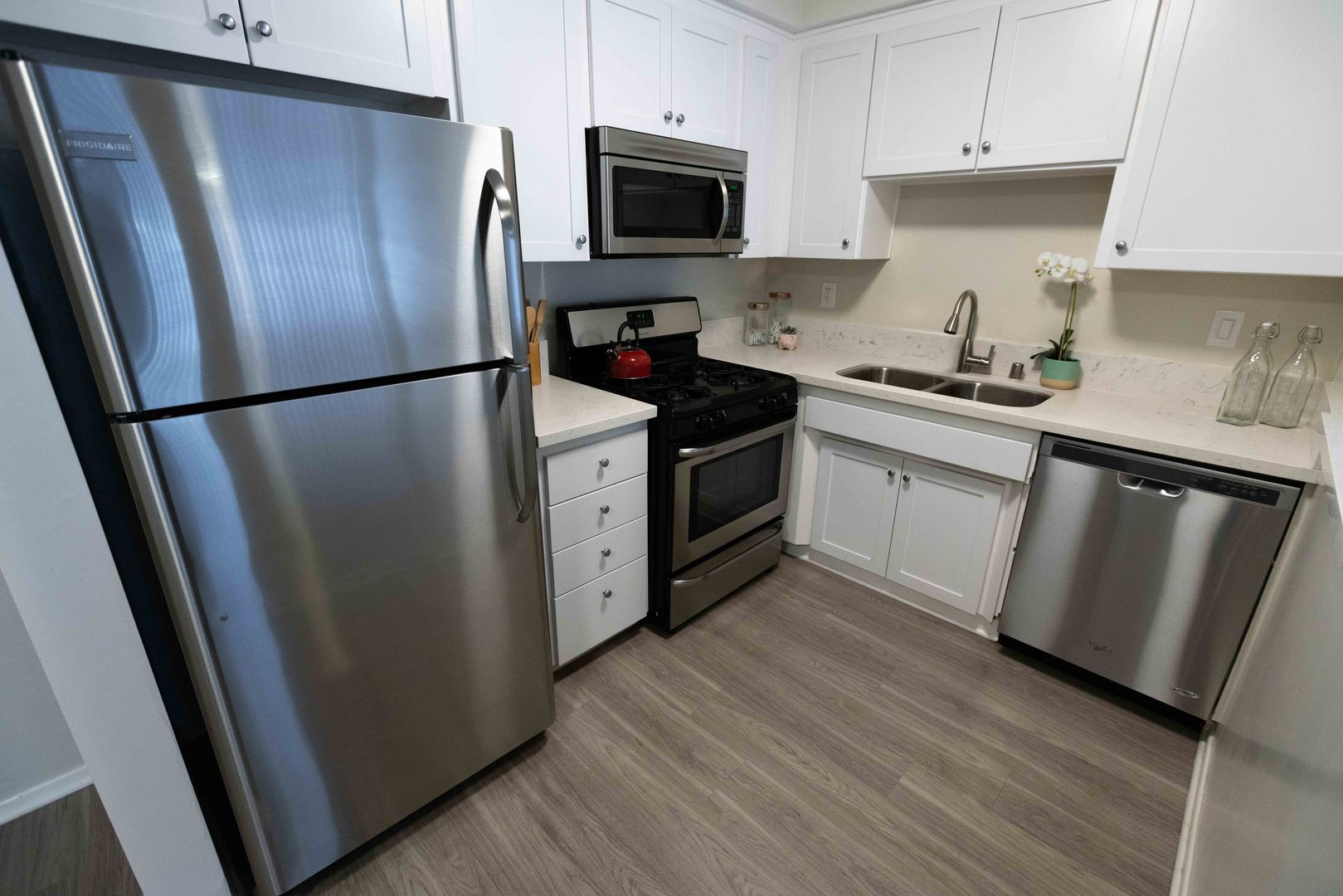 Santa Monica Apartment: 1015 2nd Street