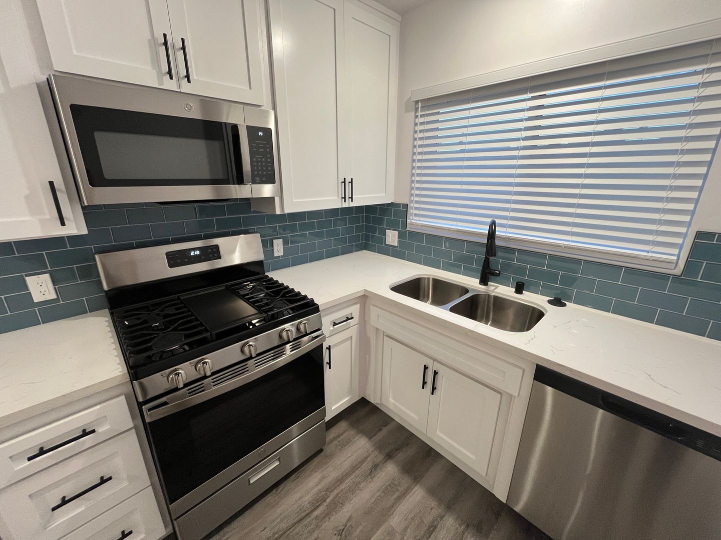 Santa Monica Apartment: 1015 2nd Street
