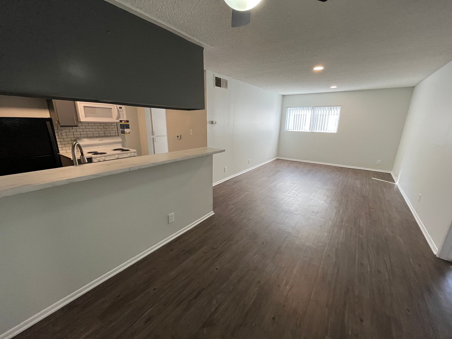 Los Angeles Apartment: 951 S. Oxford Ave