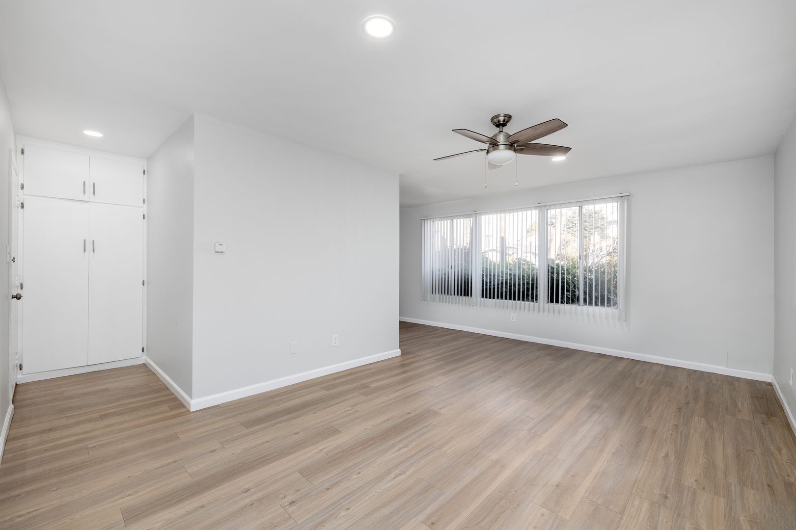 Los Angeles Apartment: 3537 Clarington Ave