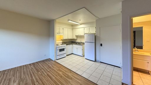 Prime Washington Culver Neighborhood | Studios & 1+1