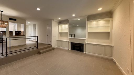2-Bedroom West Hollywood Condo with Private Patio & 2 Parking Spaces – photo 1