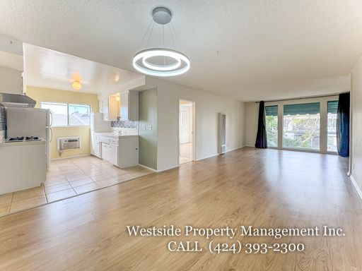 Spacious & Bright Front Corner 1BD/1BA – photo 1