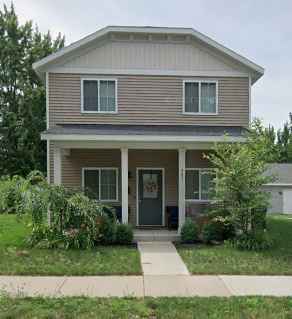 Muskegon House: 487 W. Southern  Ave