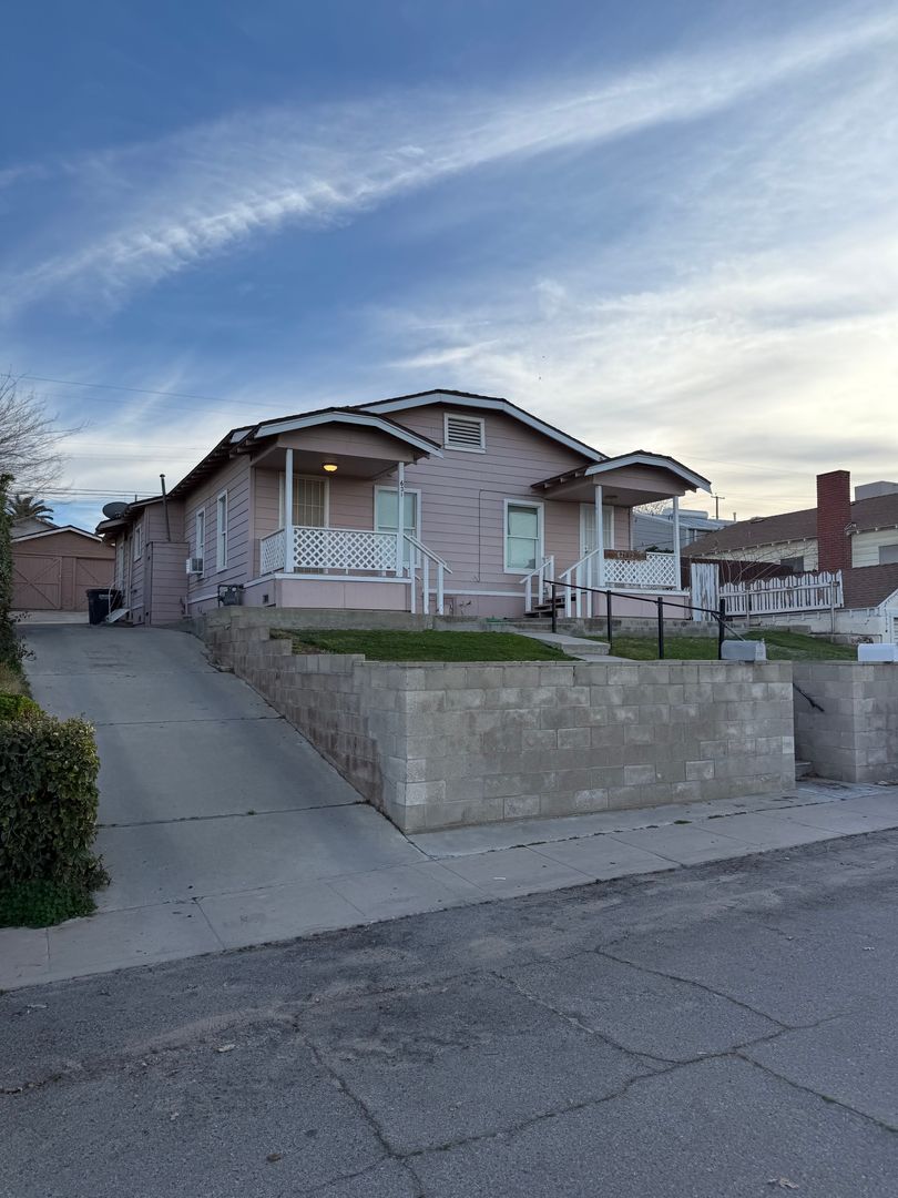Taft House: 621 Philippine St
