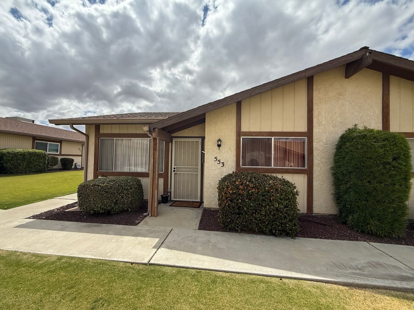 Taft Condo: 553 Front St