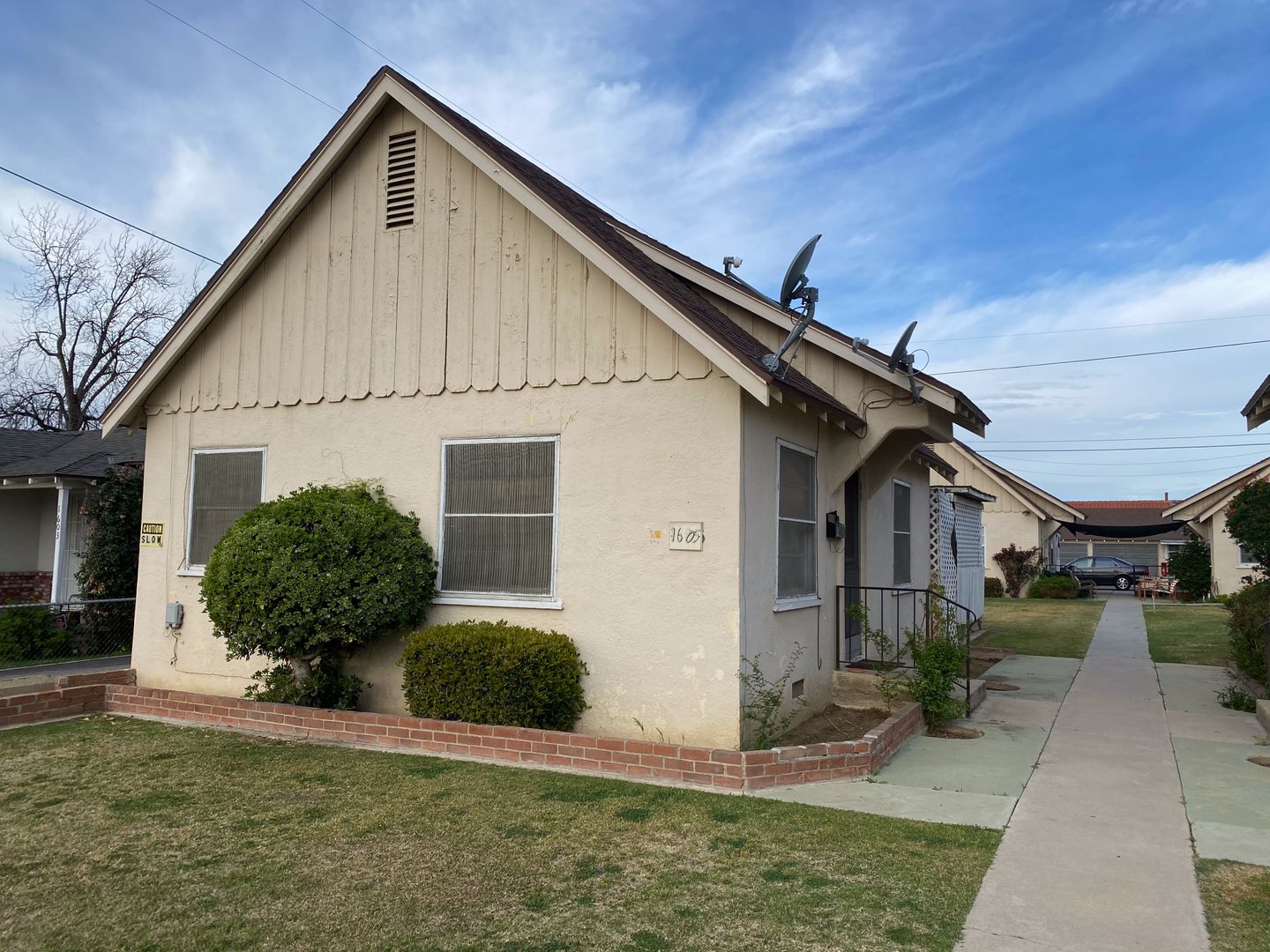 Bakersfield Apartment: 1605 Howard Avenue