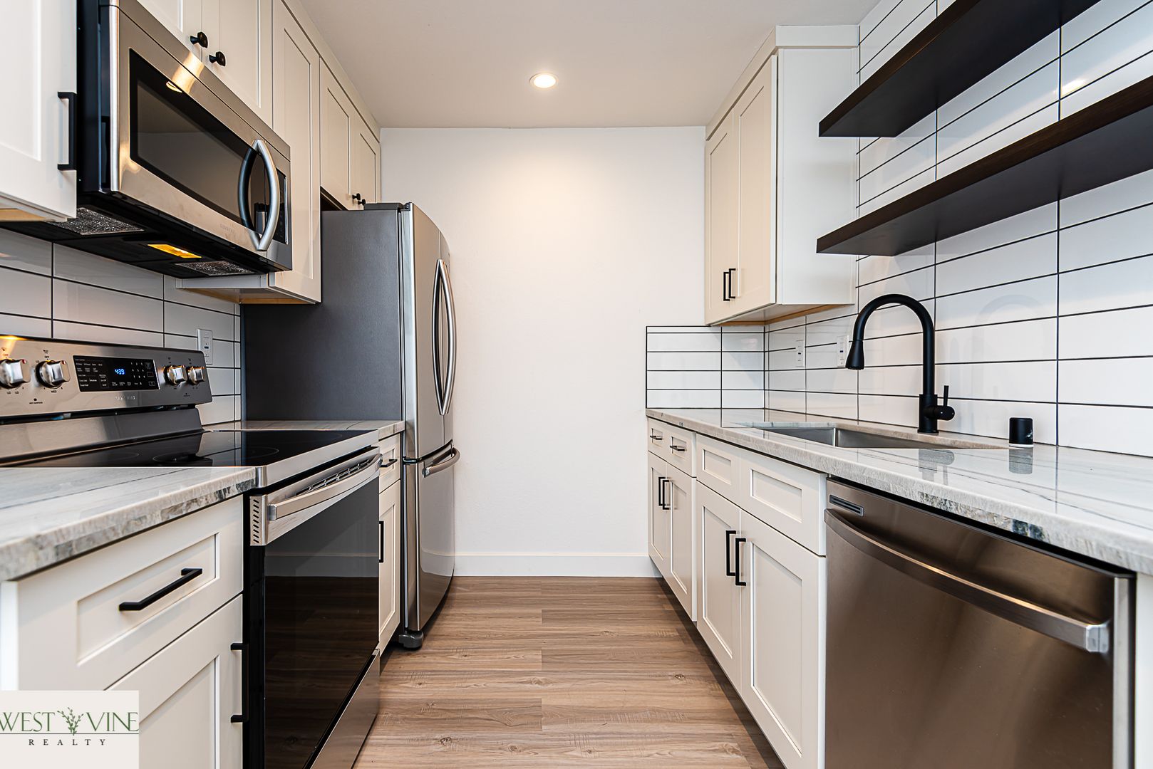 San Mateo Apartment: 231 N. Ellsworth Ave