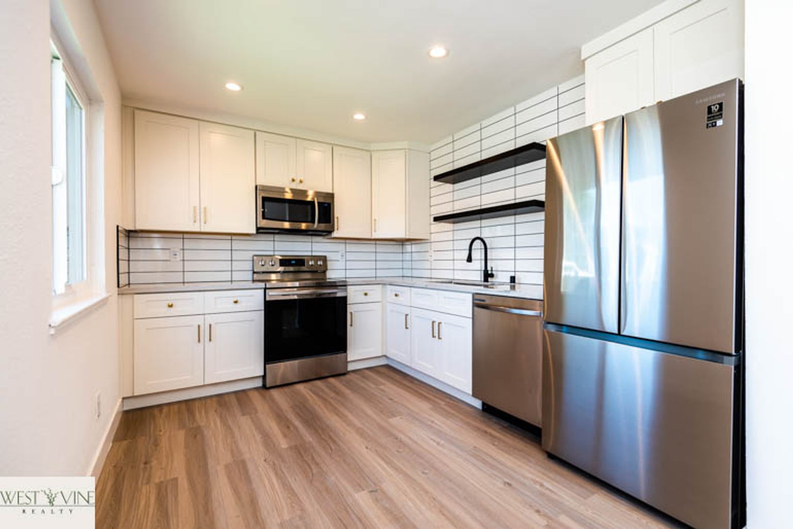 San Mateo Apartment: 231 N. Ellsworth Ave