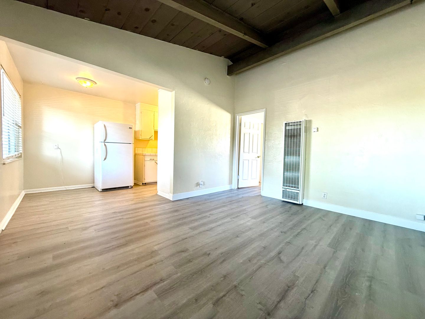 Sunnyvale Apartment: 527 E Taylor Ave