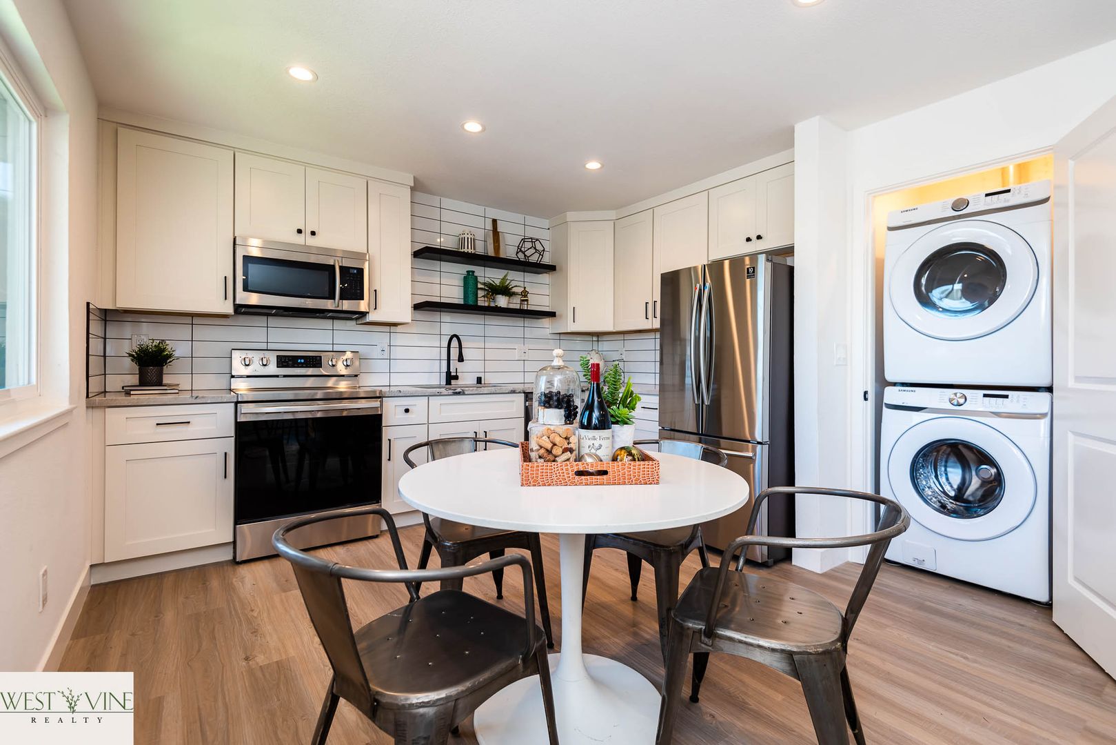 San Mateo Apartment: 231 N. Ellsworth Ave