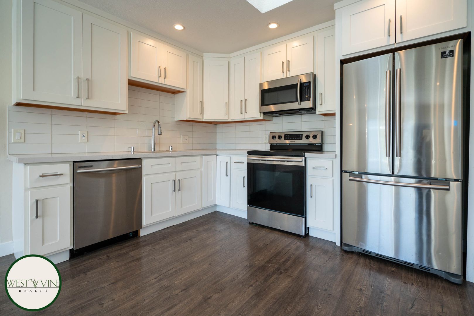 Redwood City Apartment: 611 Topaz Street