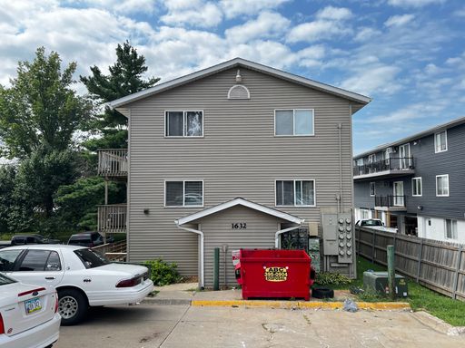 $1,050 | 2 Bedroom, 1 Bathroom Apartment | No Pets Allowed | Available for Immediate Move In!